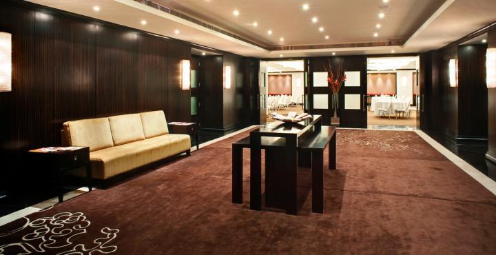 金奈公园酒店 钦奈 外观 照片 The lobby of the hotel